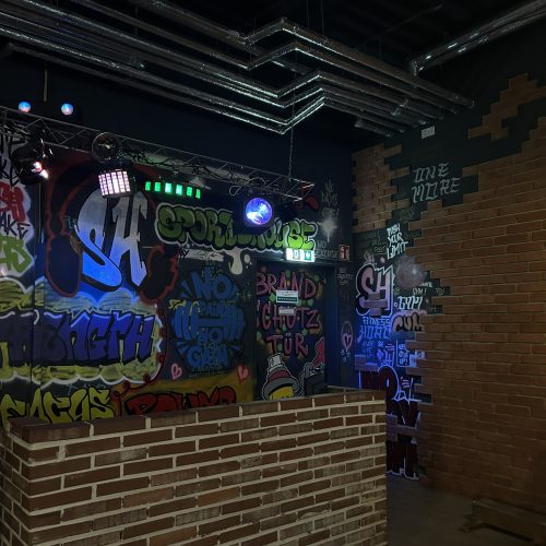 DJ